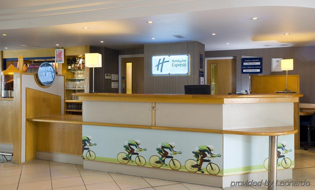 Holiday Inn Express London Luton Airport, An Ihg Hotel Beltér fotó